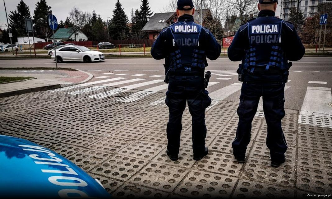 Policjanci z Pruszcza Gdańskiego uratowali życie 18-letniej dziewczynie